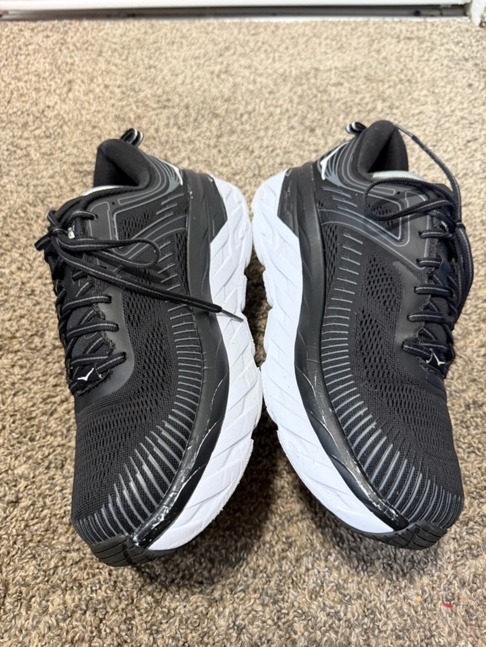 Hoka one one bondi 7 Men's Black and White Bondi 7 Cushioning Running Shoes - Picture 4 of 9
